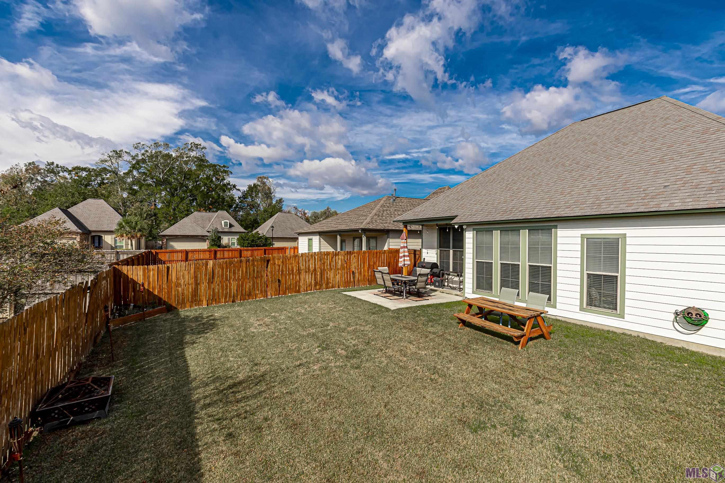 15038 Beautyberry Ave