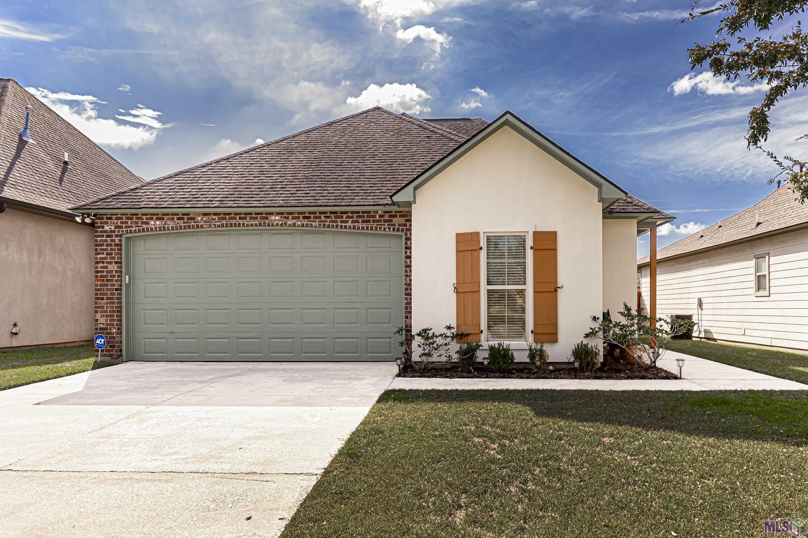 15038 Beautyberry Ave