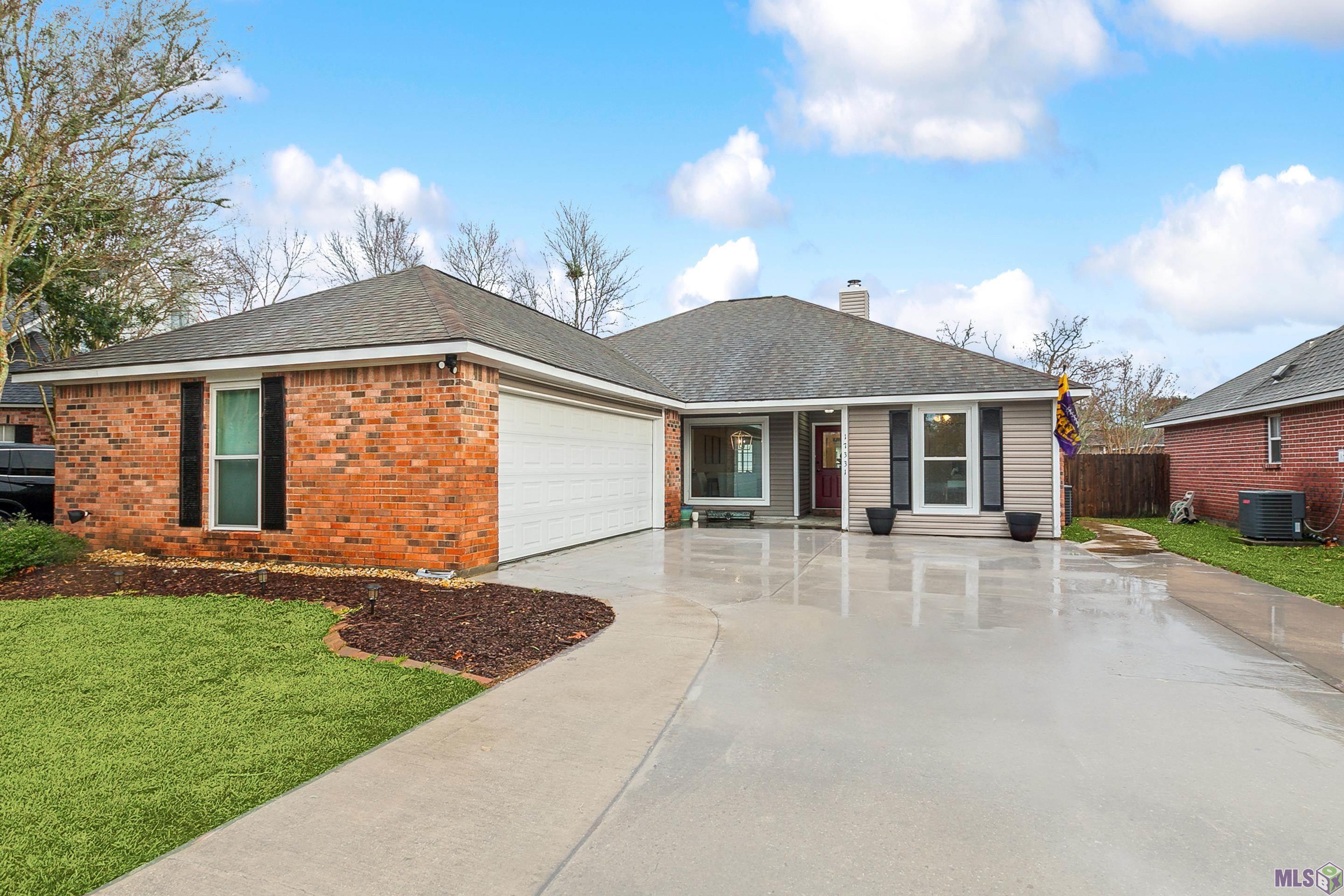 17331 Lake Iris Ave