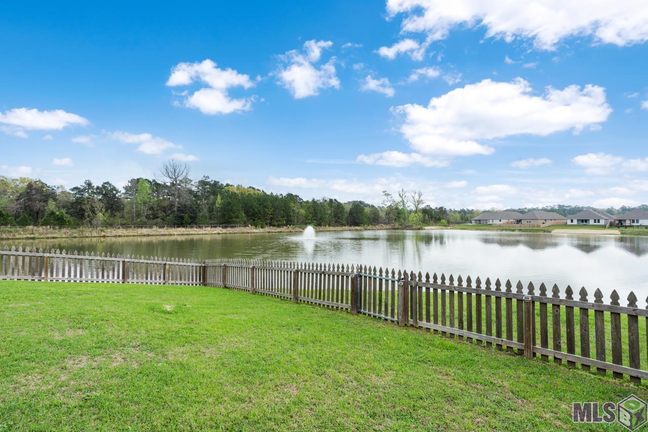 8175 Fairlane Dr