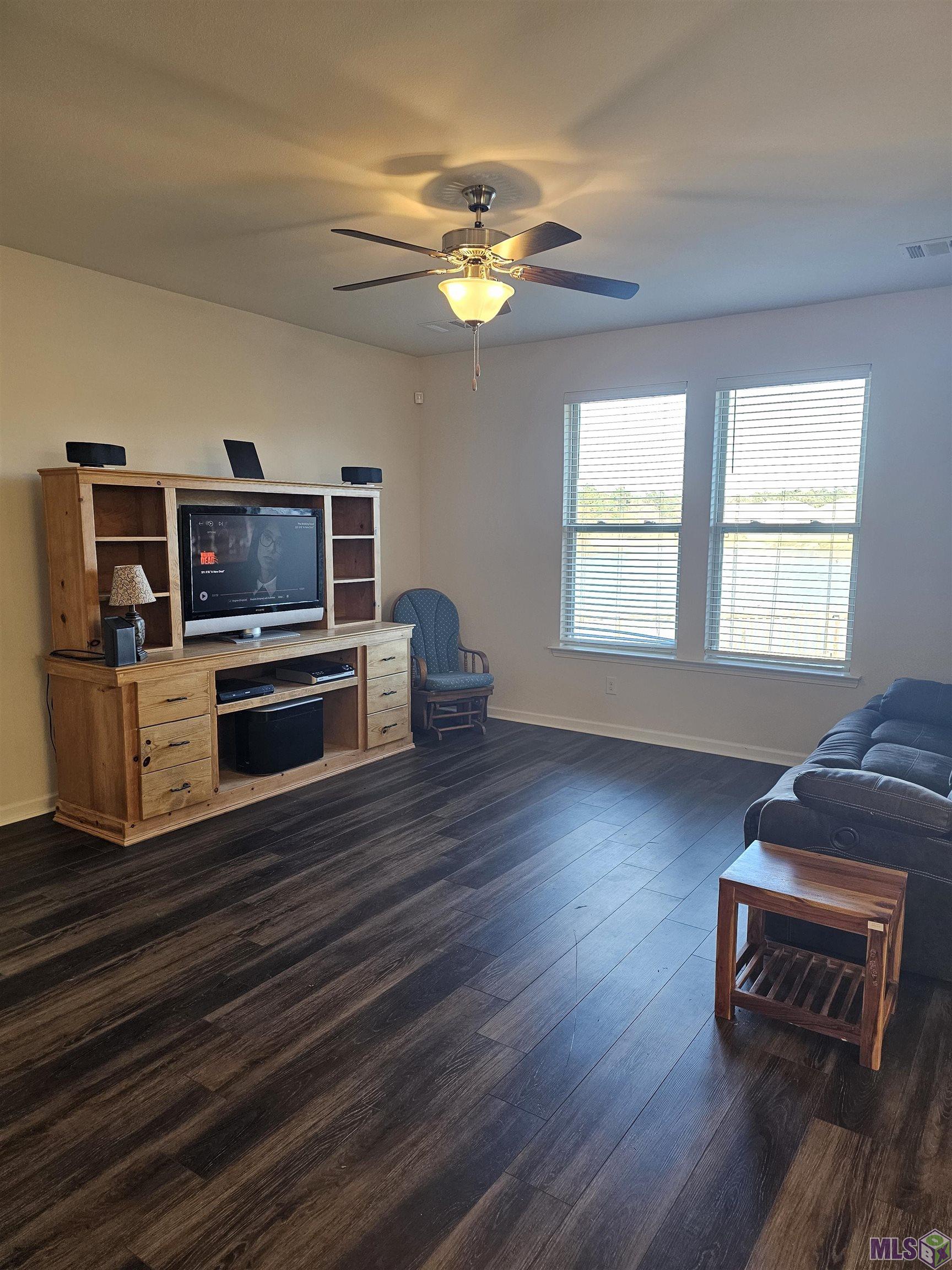 8175 Fairlane Dr