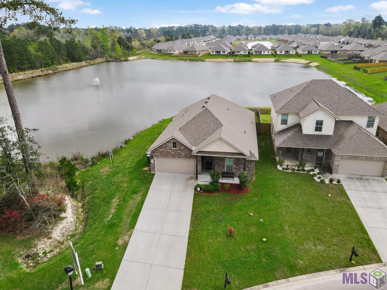8175 Fairlane Dr