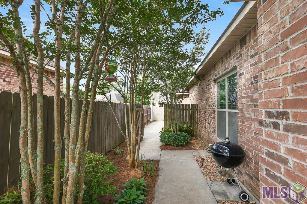 18252 Old Trail Dr