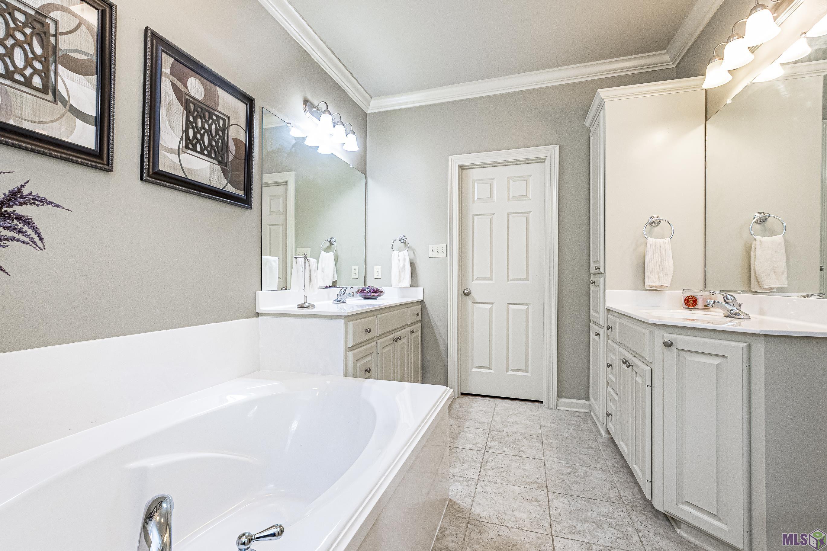 9256 Essex Bay Ct