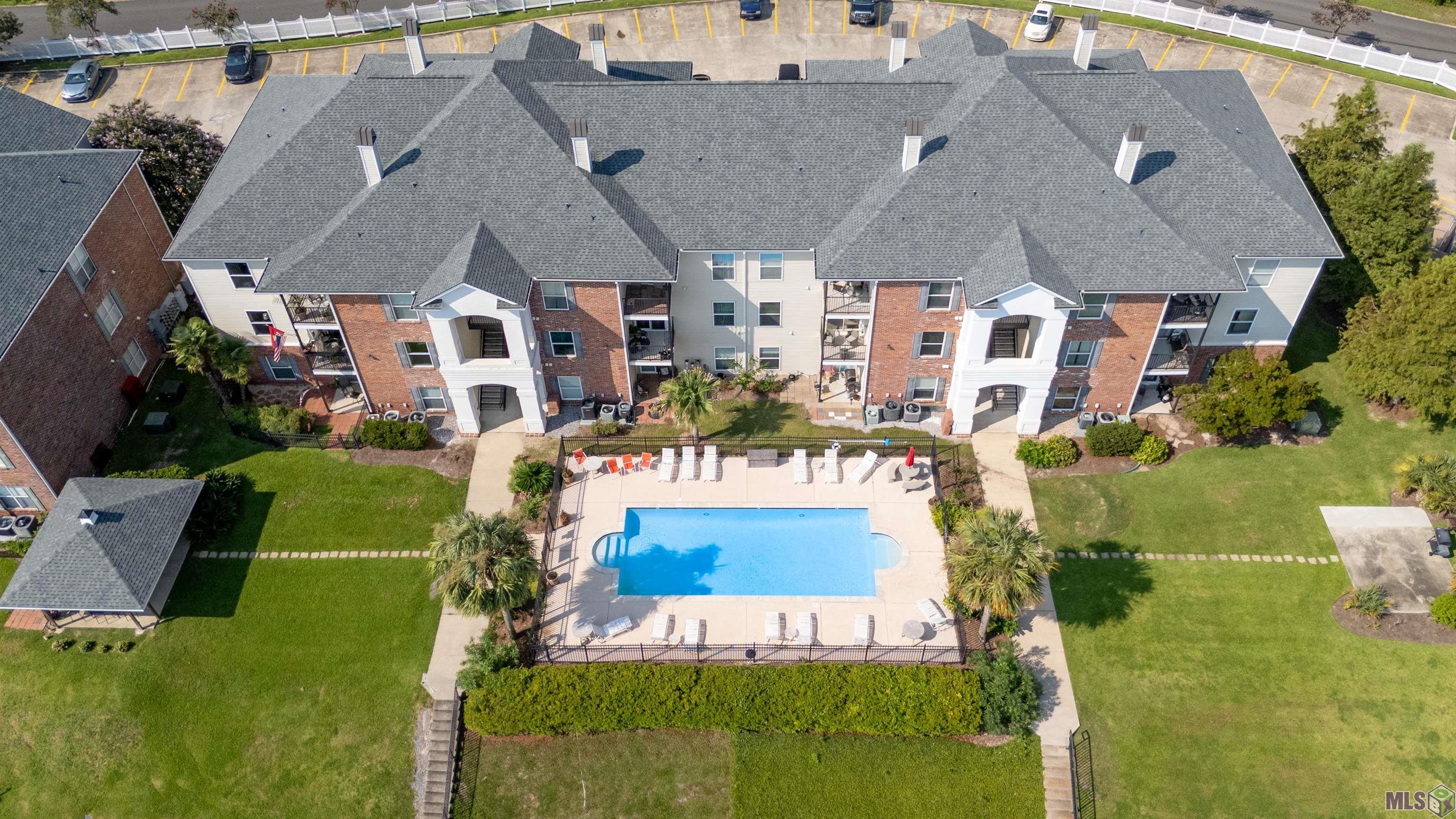 12386 River Highlands Drive # F Unit: #F