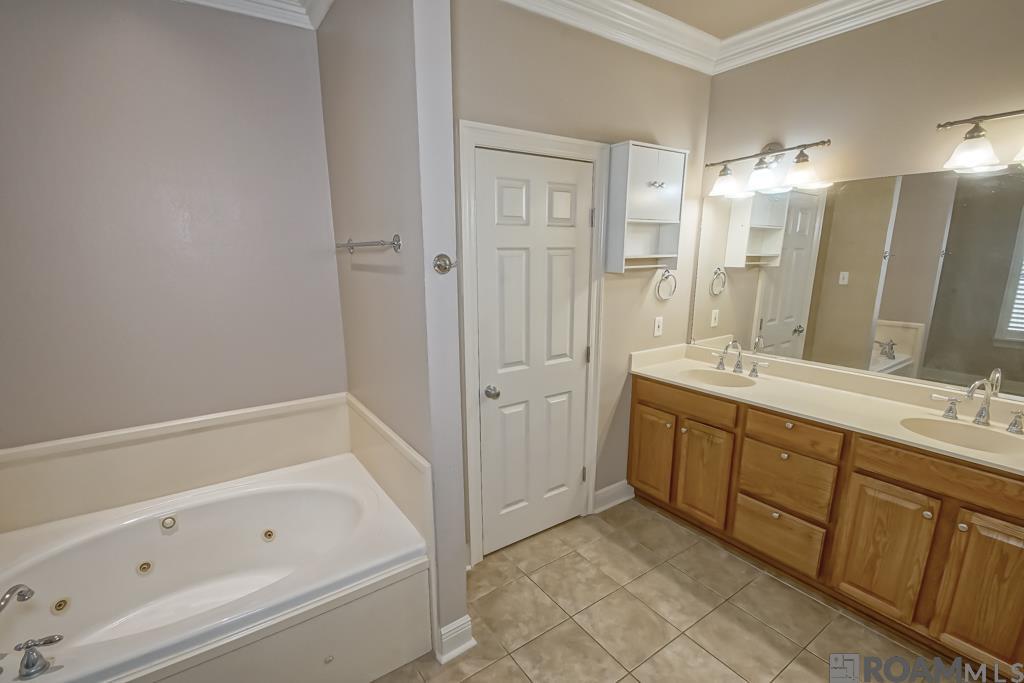 3112 Grassy Lake Dr