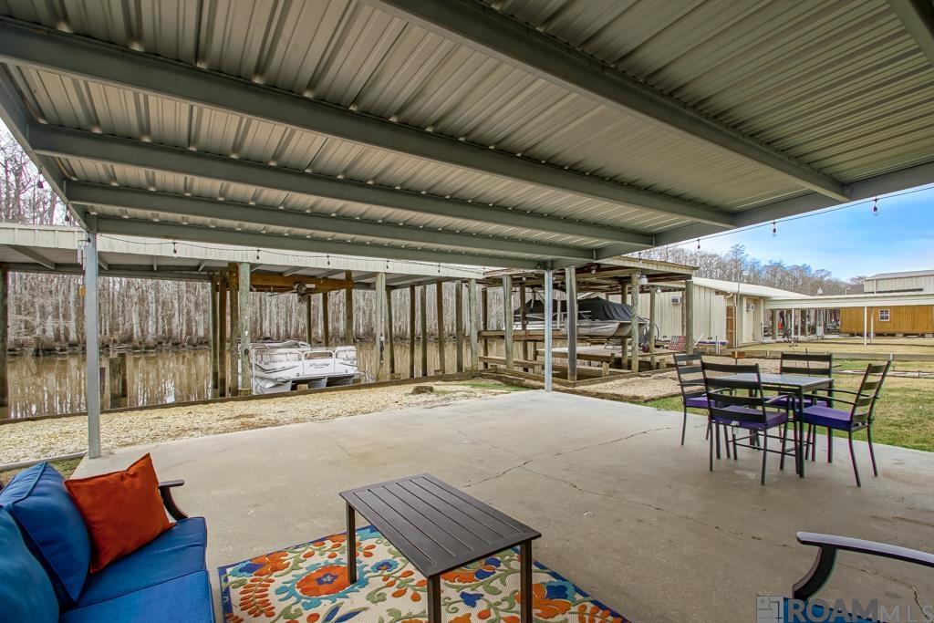 23316 Chene Blanc Ln
