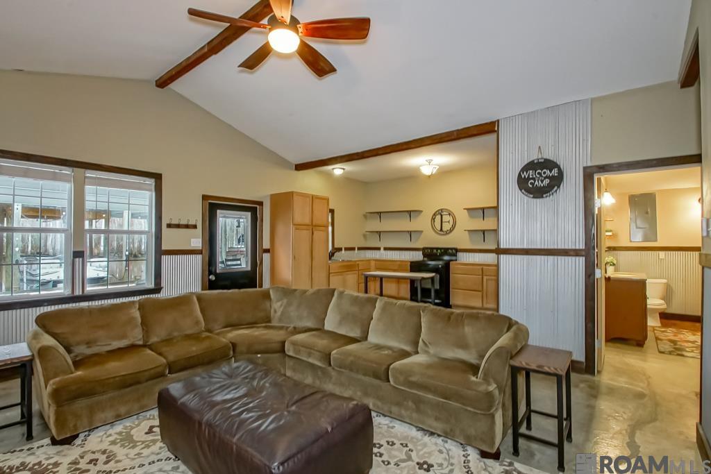 23316 Chene Blanc Ln