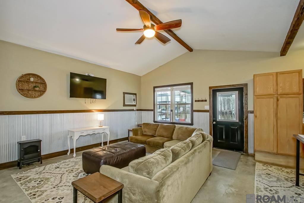 23316 Chene Blanc Ln
