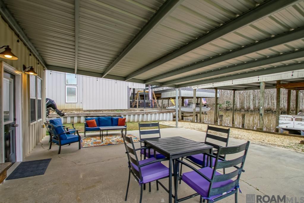 23316 Chene Blanc Ln