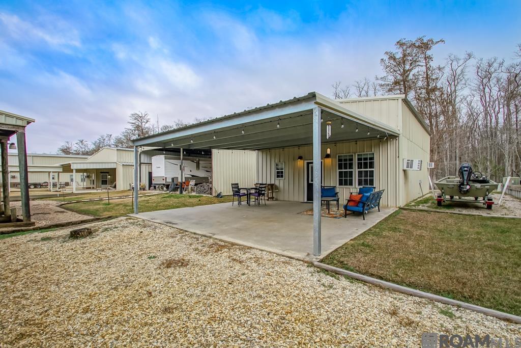 23316 Chene Blanc Ln