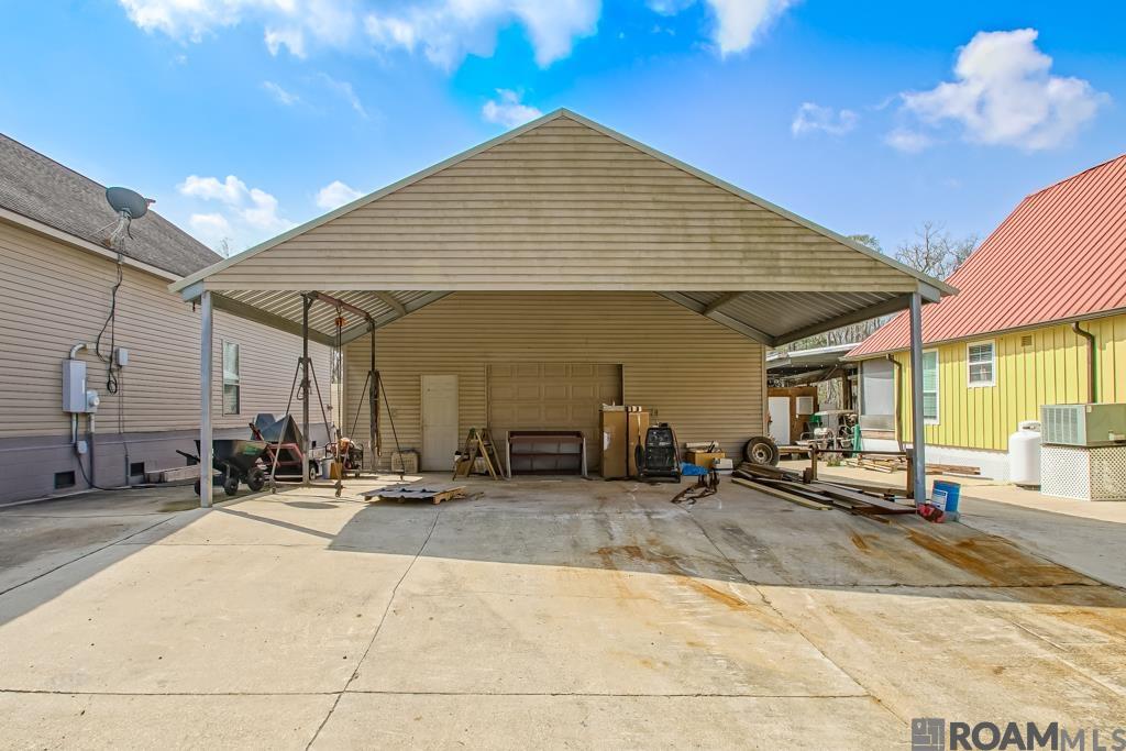 23390 Chene Blanc Ln