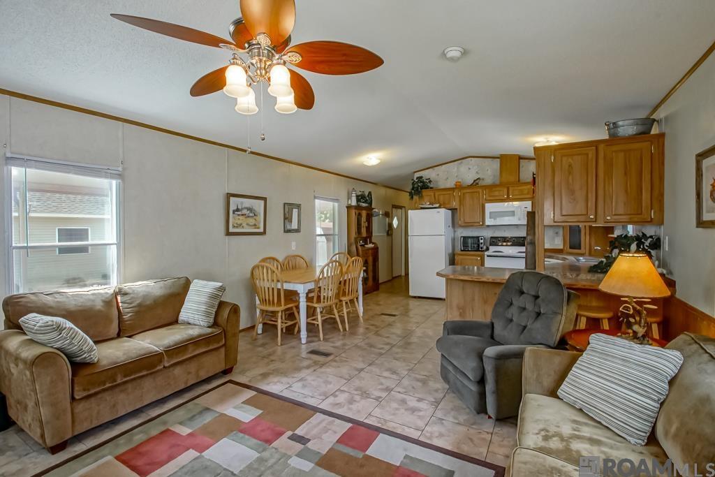 22902 Chene Blanc Ln