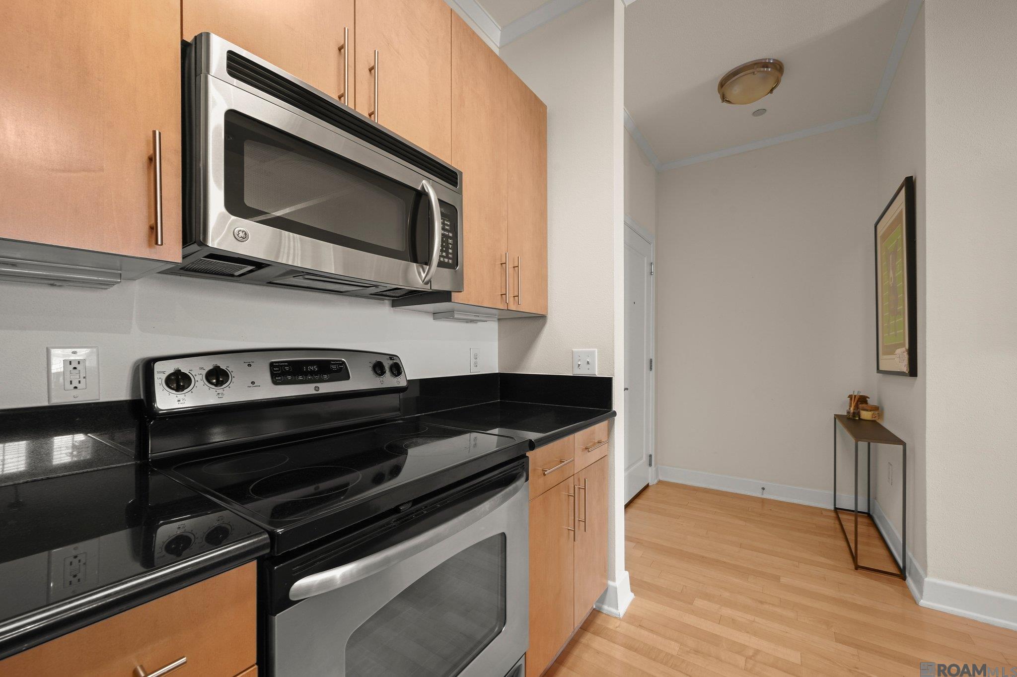 7707 Bluebonnet Blvd # 318 Unit: #318