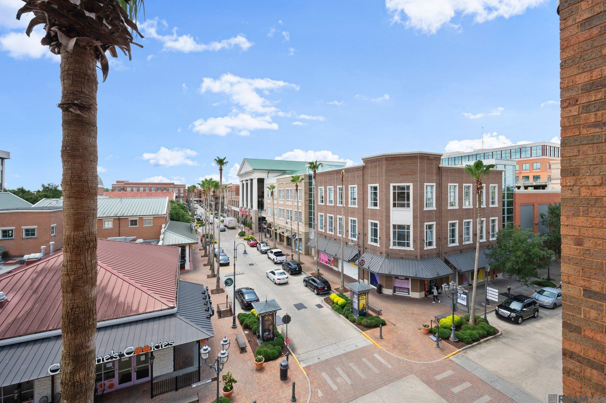 7707 Bluebonnet Blvd # 318 Unit: #318