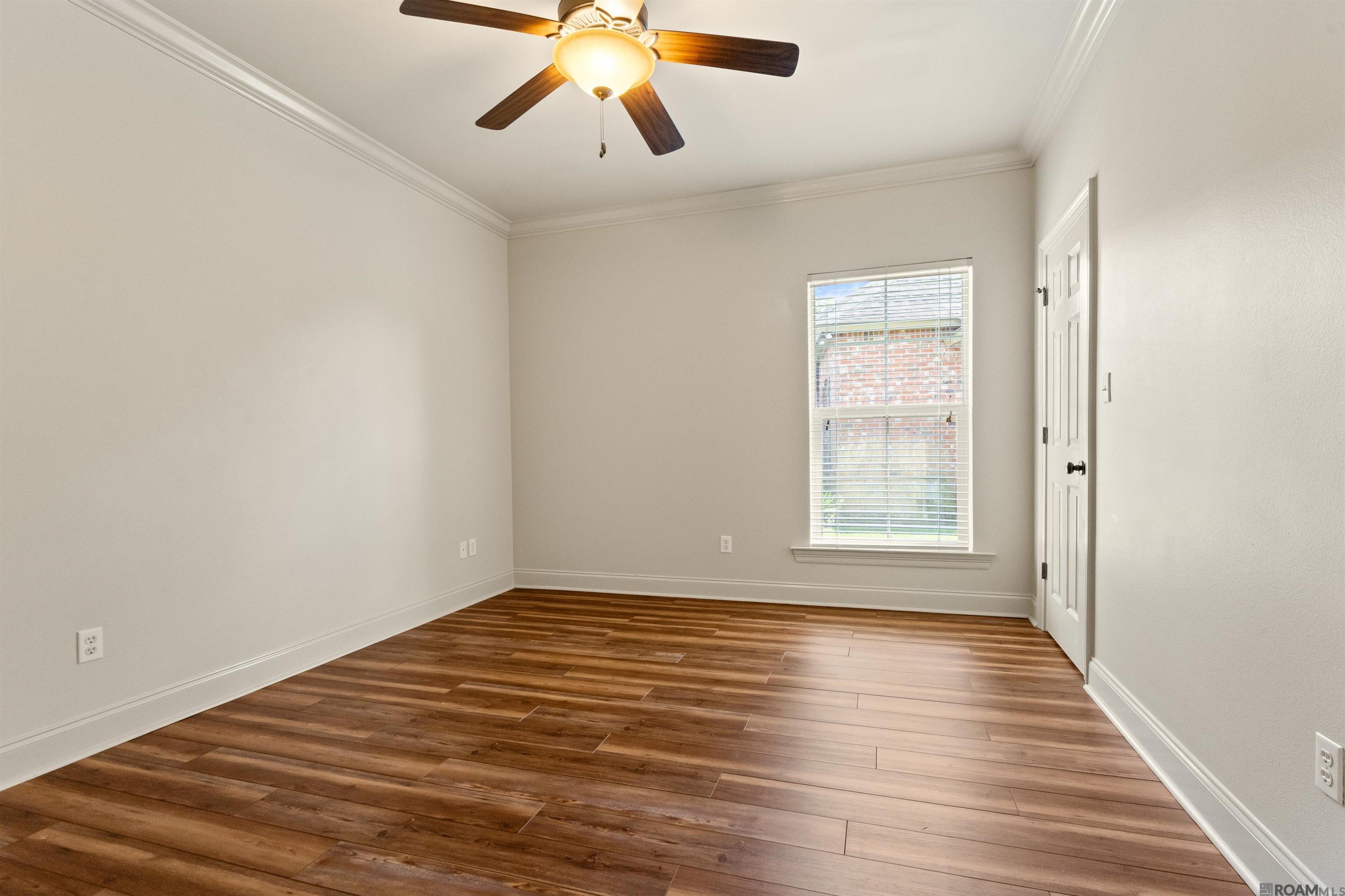 365 S Club Ave