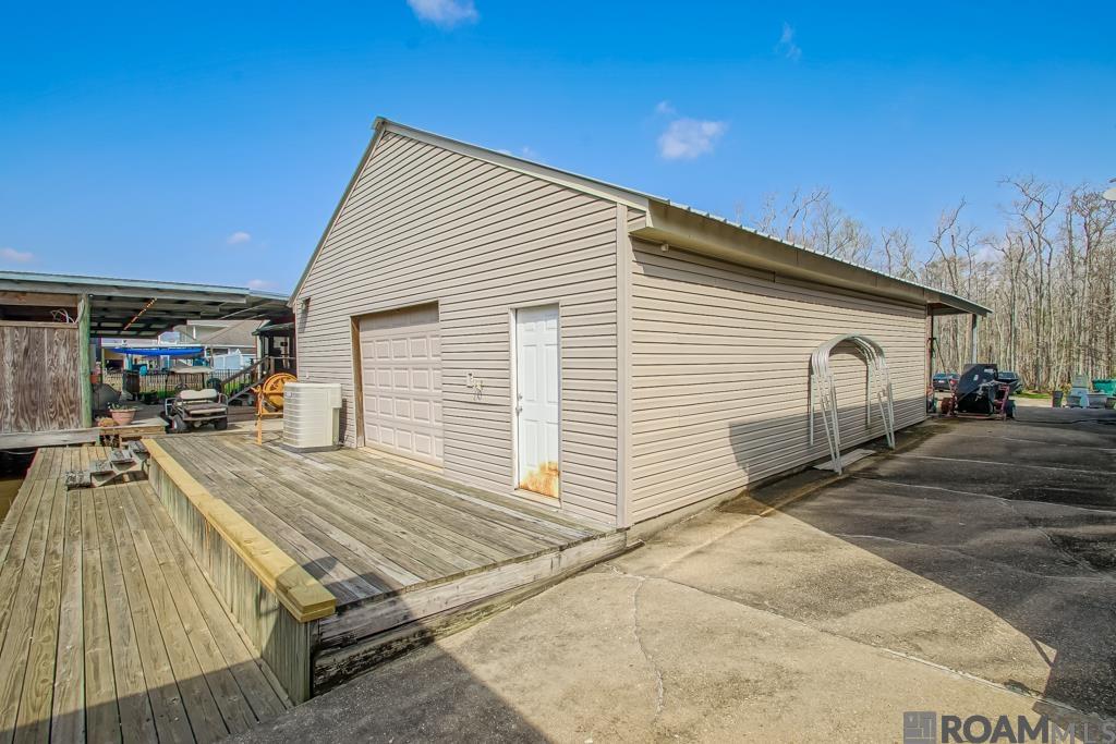 23396 Chene Blanc Ln, Maurepas