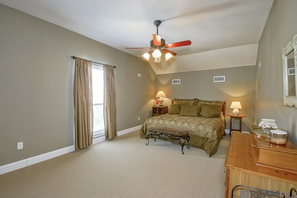 23396 Chene Blanc Ln, Maurepas