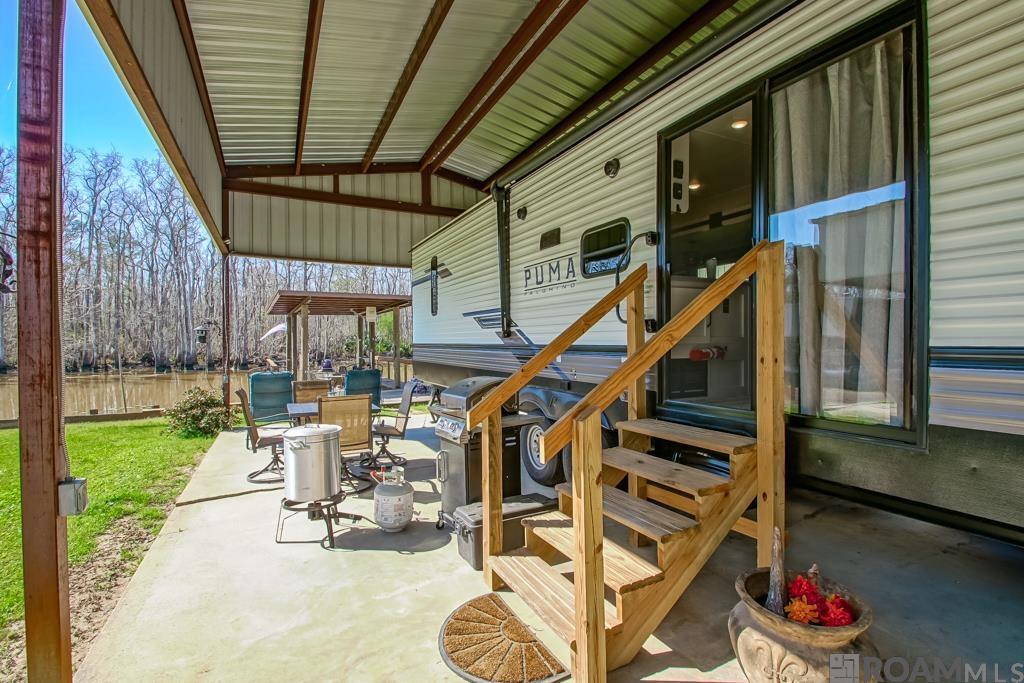 23040 Chene Blanc Ln, Maurepas