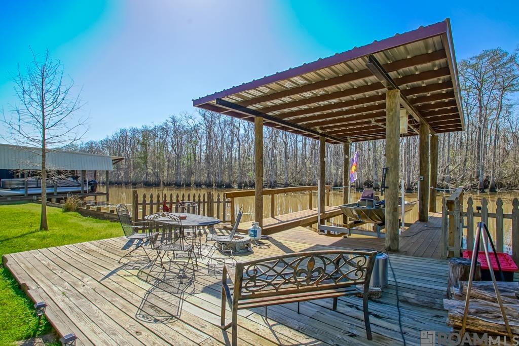 23040 Chene Blanc Ln, Maurepas