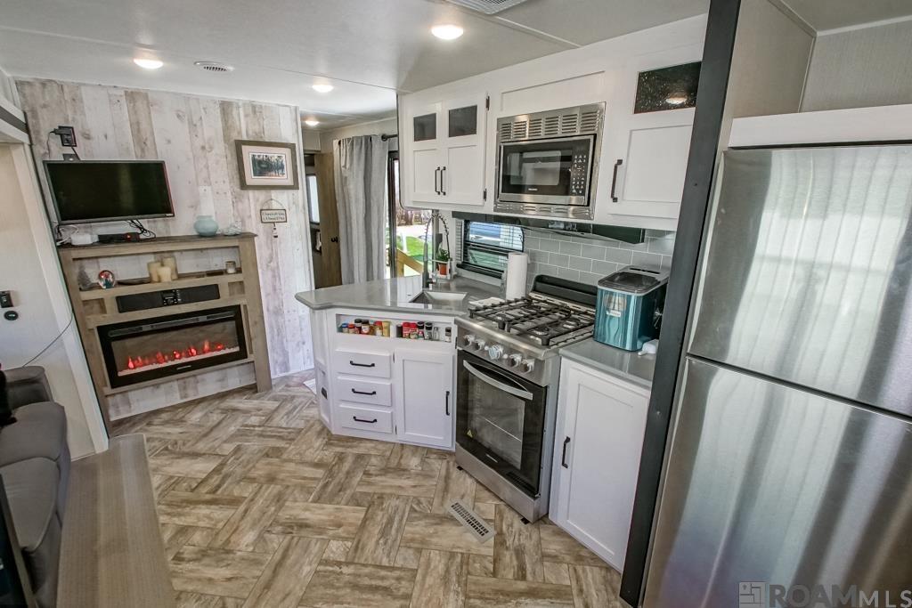 23040 Chene Blanc Ln, Maurepas