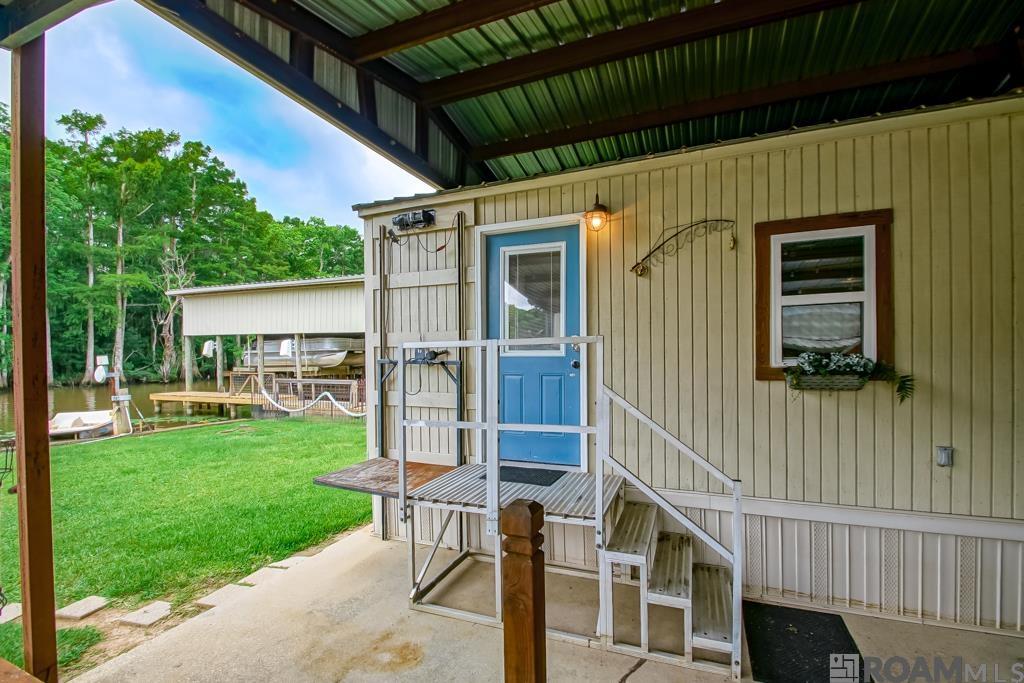 23082 Chene Blanc Ln