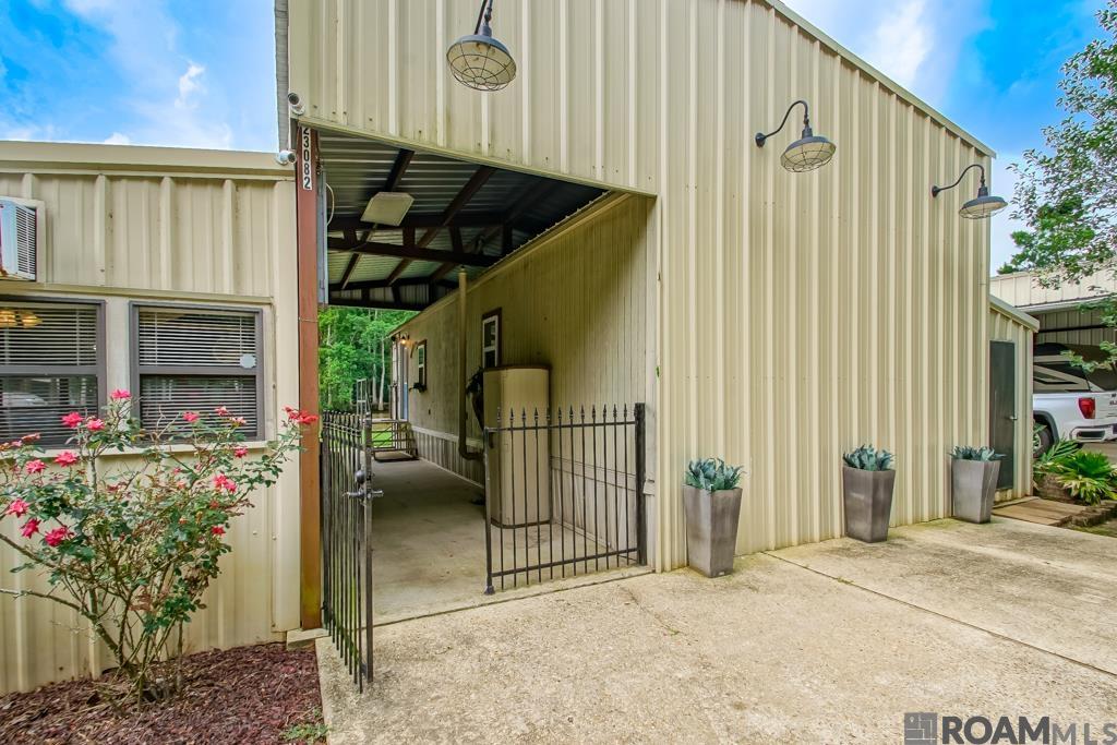 23082 Chene Blanc Ln