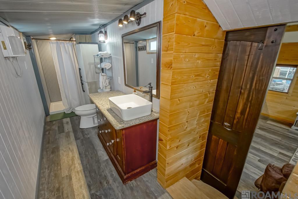 23082 Chene Blanc Ln