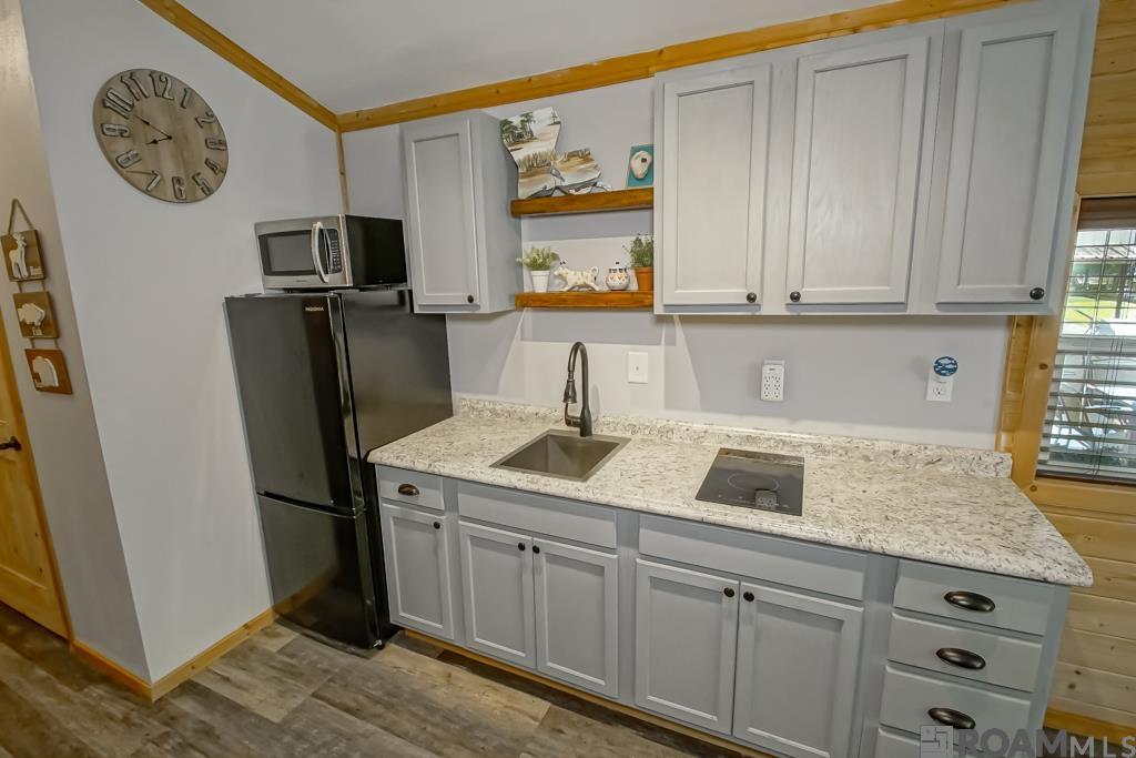 23082 Chene Blanc Ln