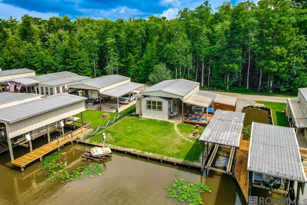 23082 Chene Blanc Ln