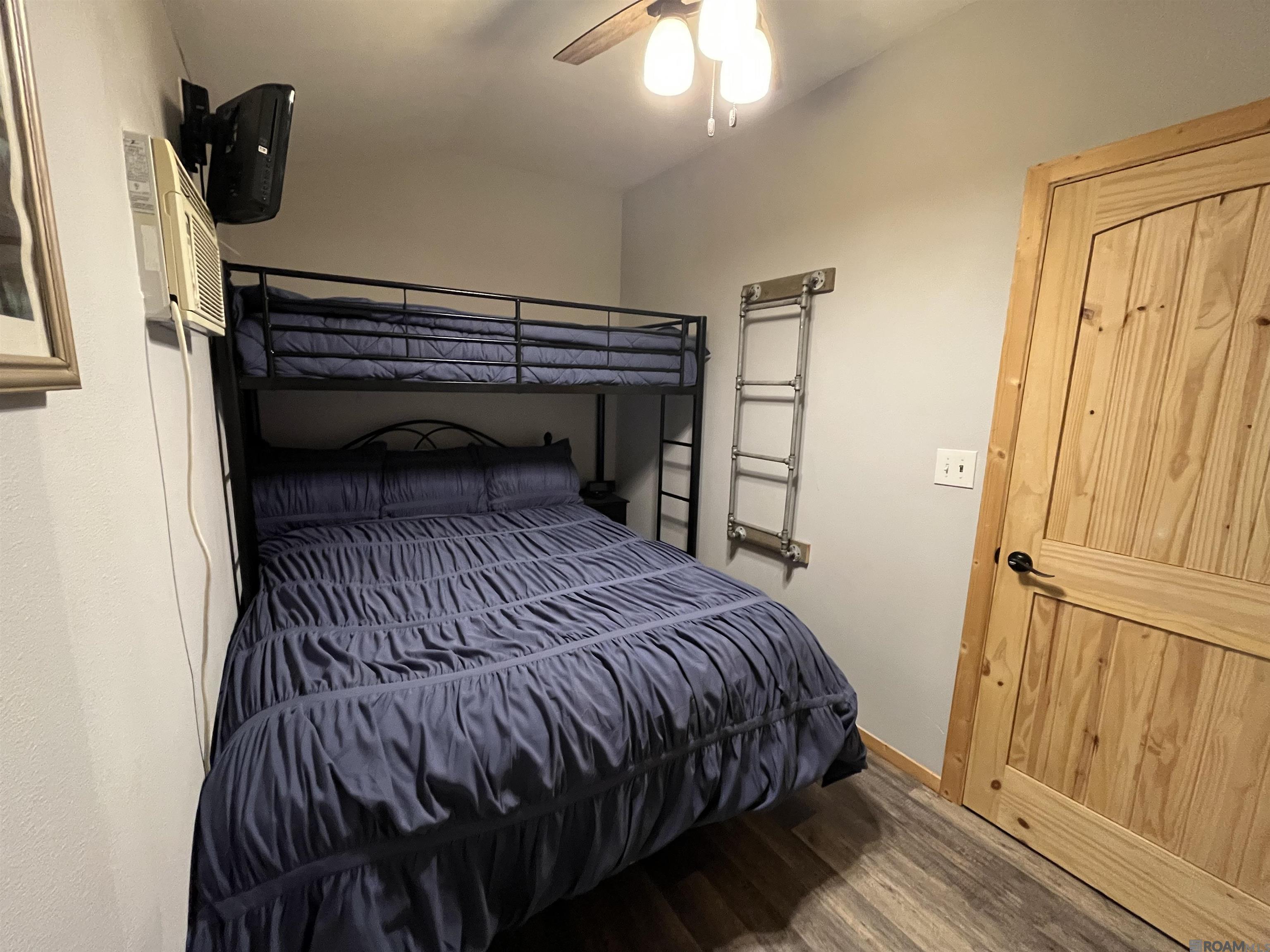 23082 Chene Blanc Ln