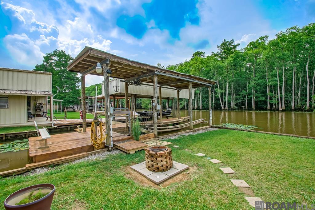 23082 Chene Blanc Ln