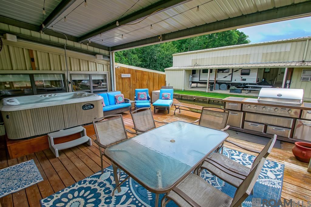 23082 Chene Blanc Ln