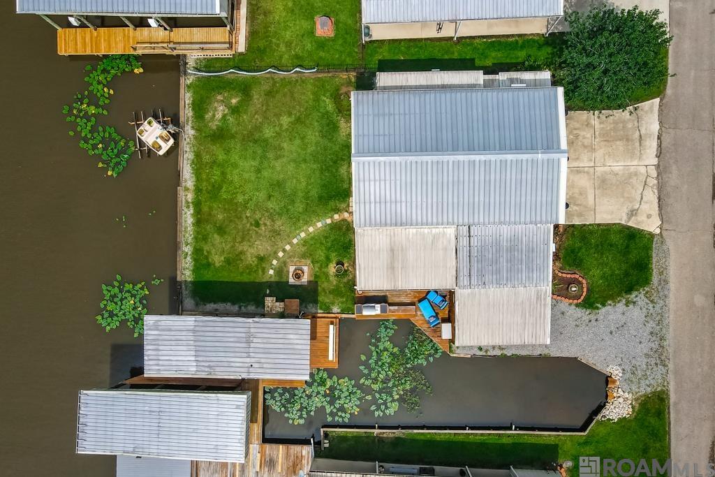 23082 Chene Blanc Ln