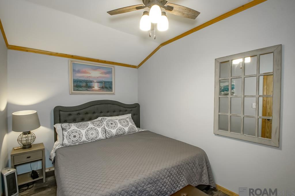 23082 Chene Blanc Ln