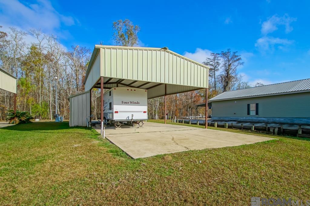 23340 Chene Blanc Ln