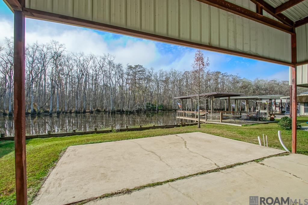 23340 Chene Blanc Ln