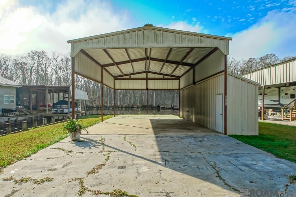 23340 Chene Blanc Ln