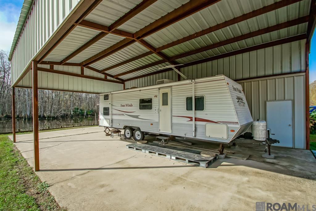 23340 Chene Blanc Ln