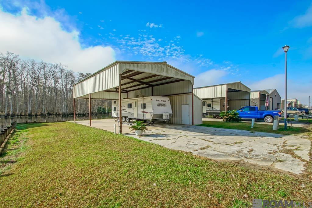 23340 Chene Blanc Ln