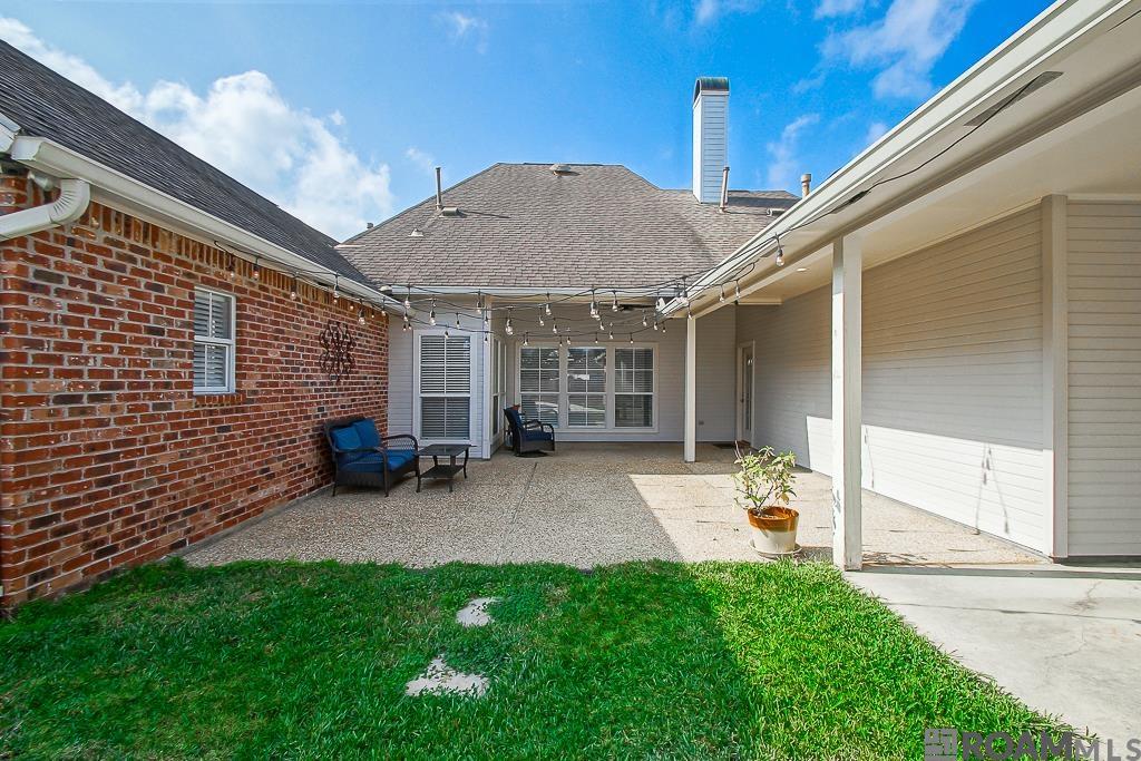 3975 White Oak Trace Dr