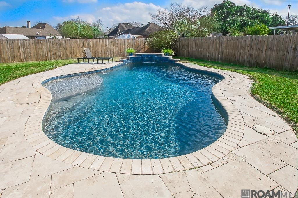 3975 White Oak Trace Dr