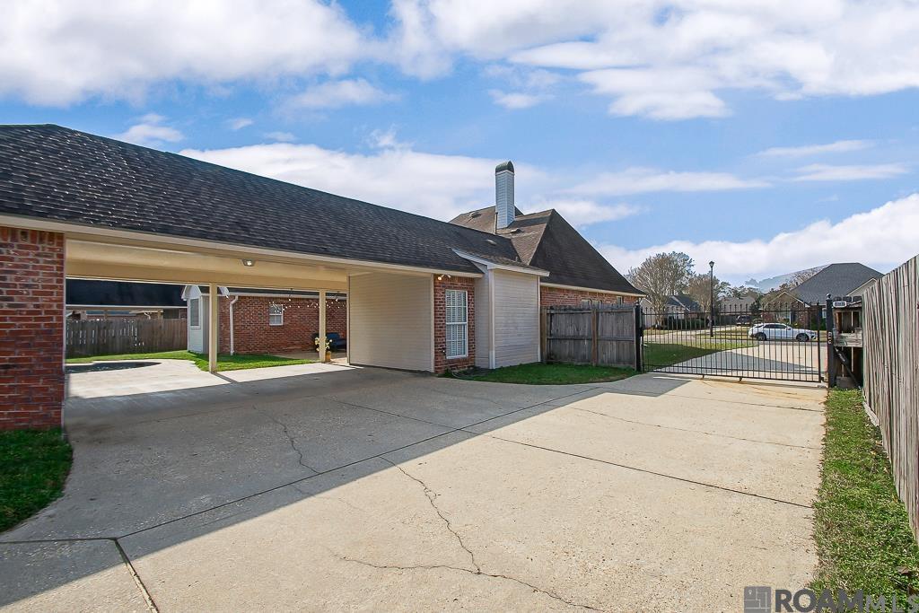 3975 White Oak Trace Dr