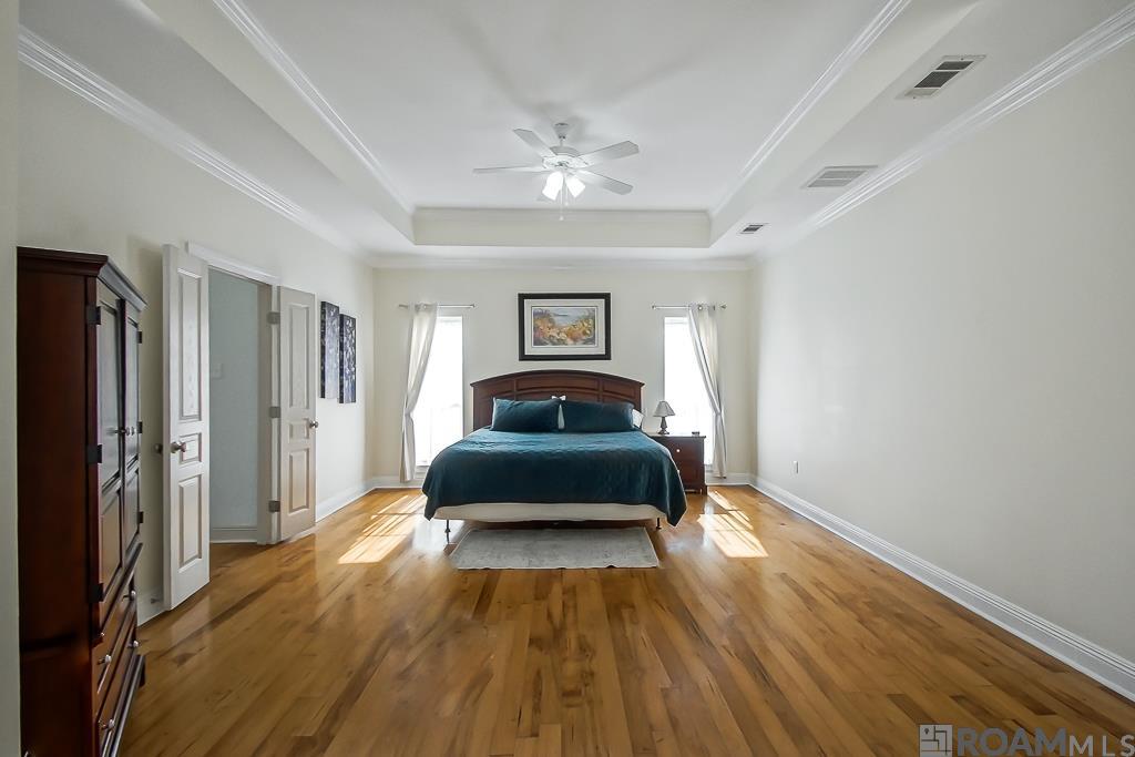 3975 White Oak Trace Dr