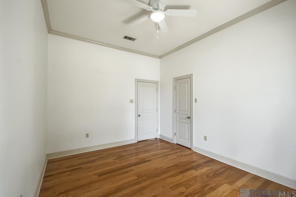 3975 White Oak Trace Dr