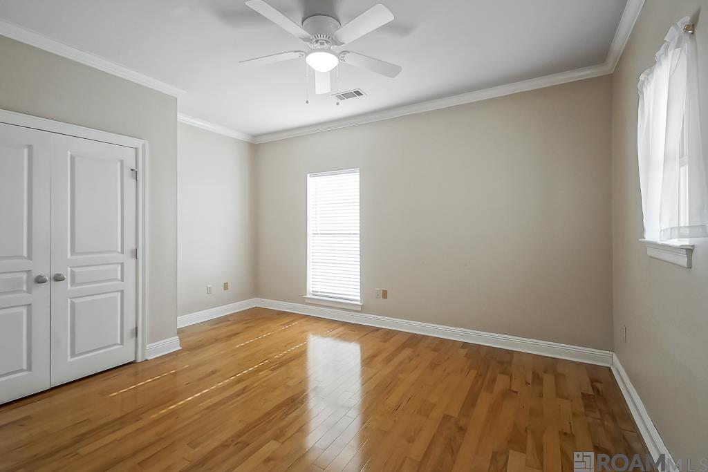 3975 White Oak Trace Dr