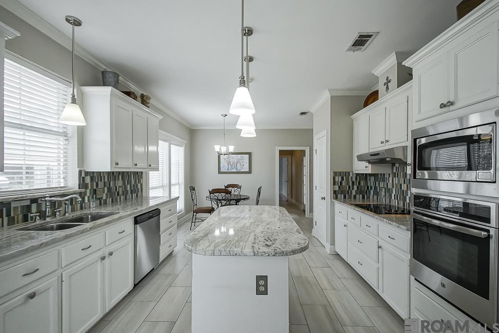 3975 White Oak Trace Dr