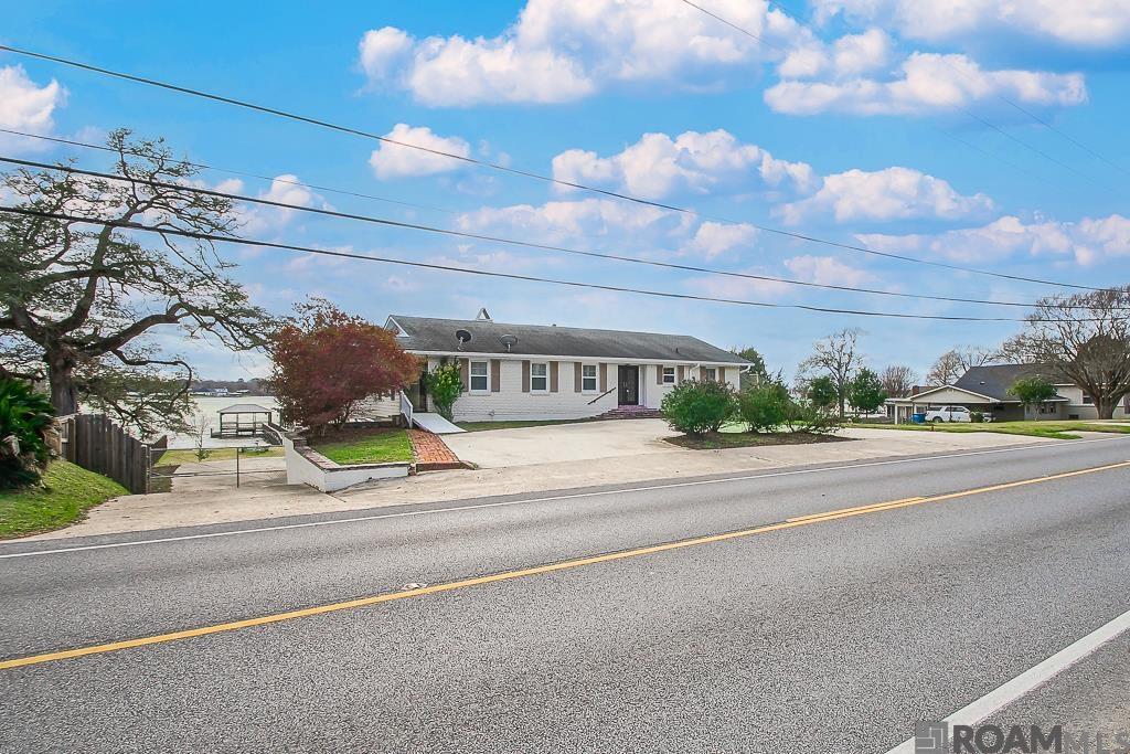 1214 E Main St