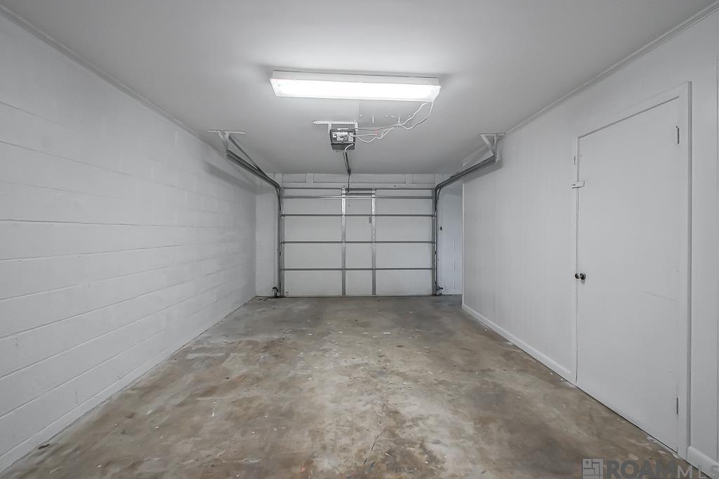 1214 E Main St