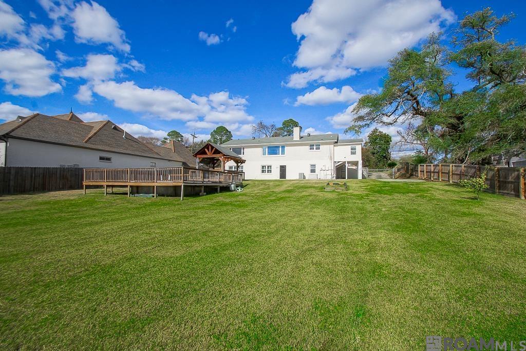 1214 E Main St